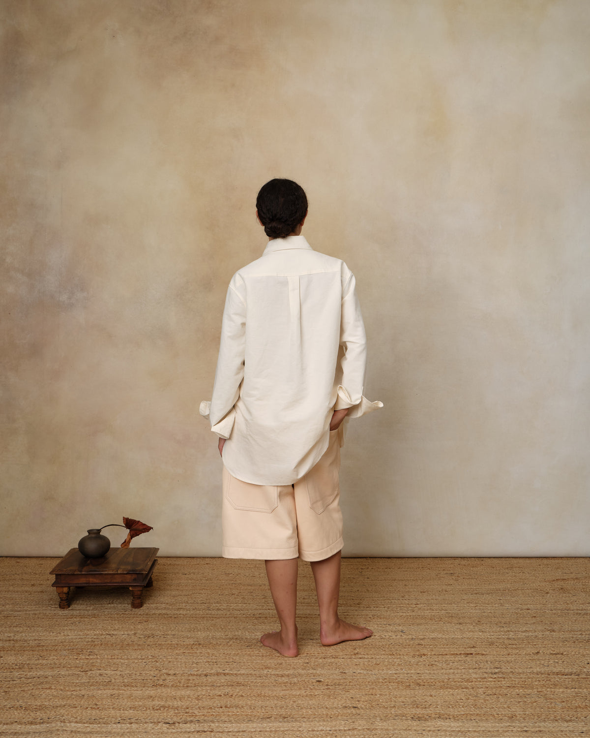 Colbo Metrics Shirt in ivory cotton-linen, on model, back view