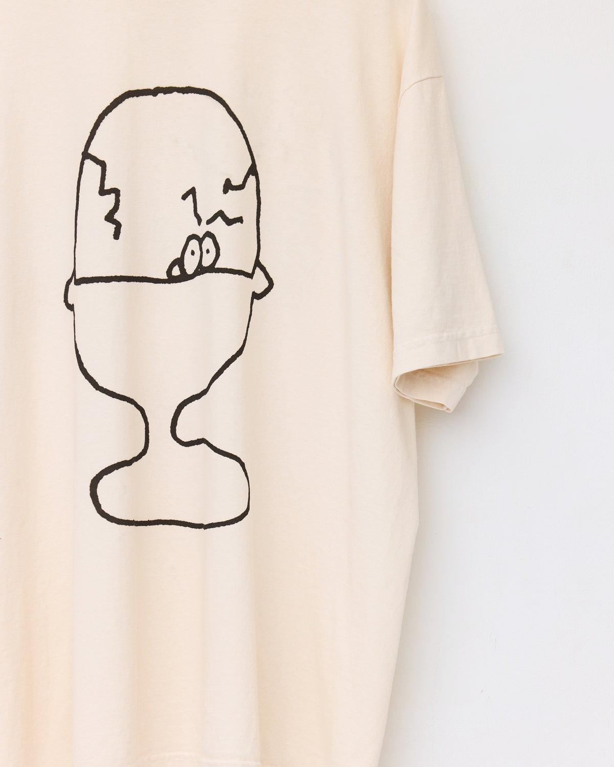Colbo Frank & Tony graphic T-shirt in cream cotton, hand-drawn graphic print close-up