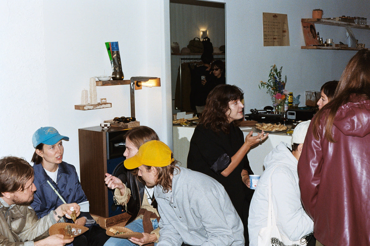 Guests eating together at a Colbo dinner