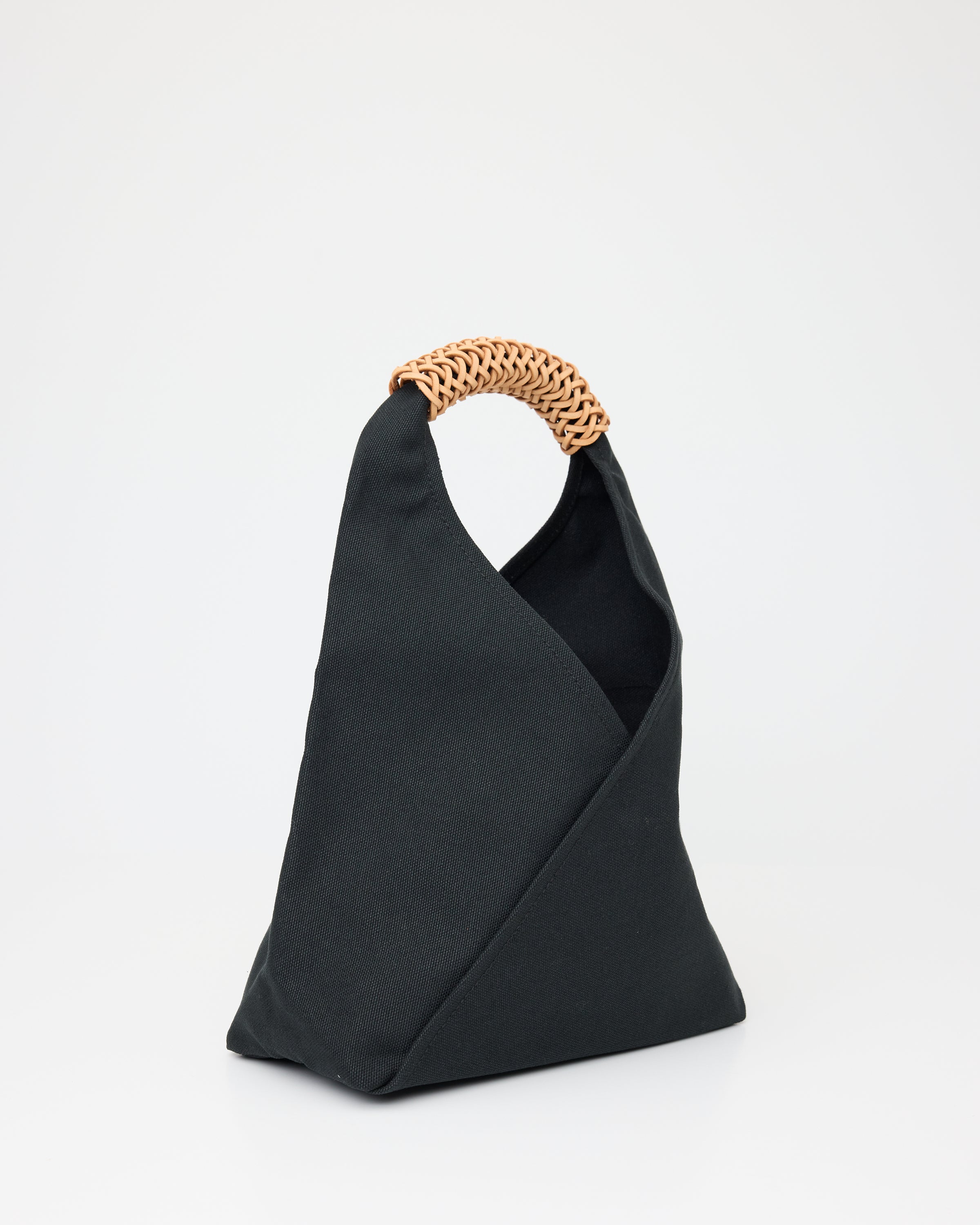 clane TRIANGLE BAG ブラック CLANE ROUND SHOULDER BAG BOOK | 商品カテゴリ一覧,宝島社公式商品