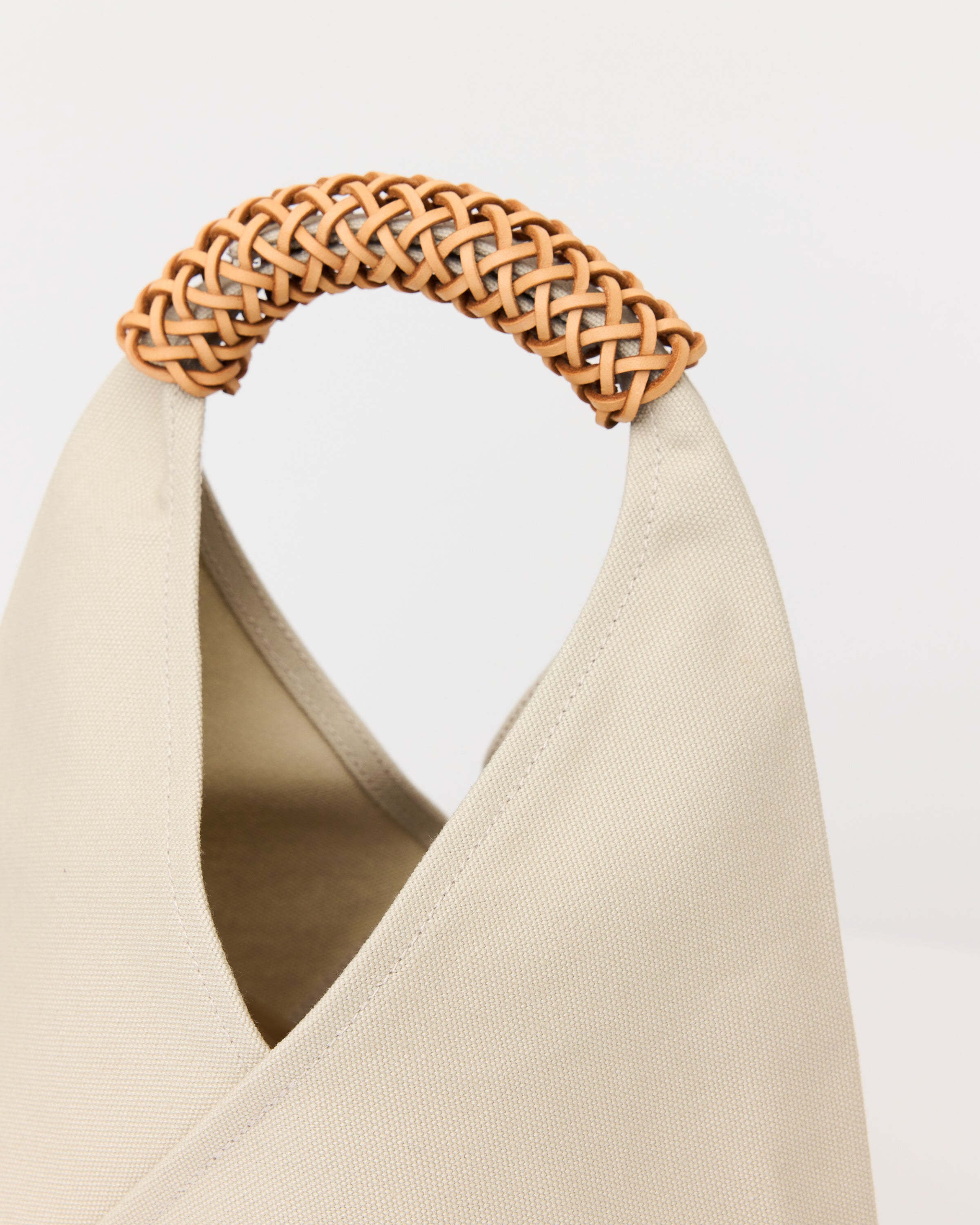 Woven Triangle Bag 36, Ivory – Colbo