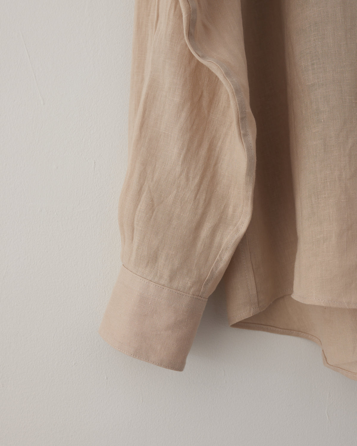 Colbo Banaras Shirt in natural Japanese linen, cuff detail