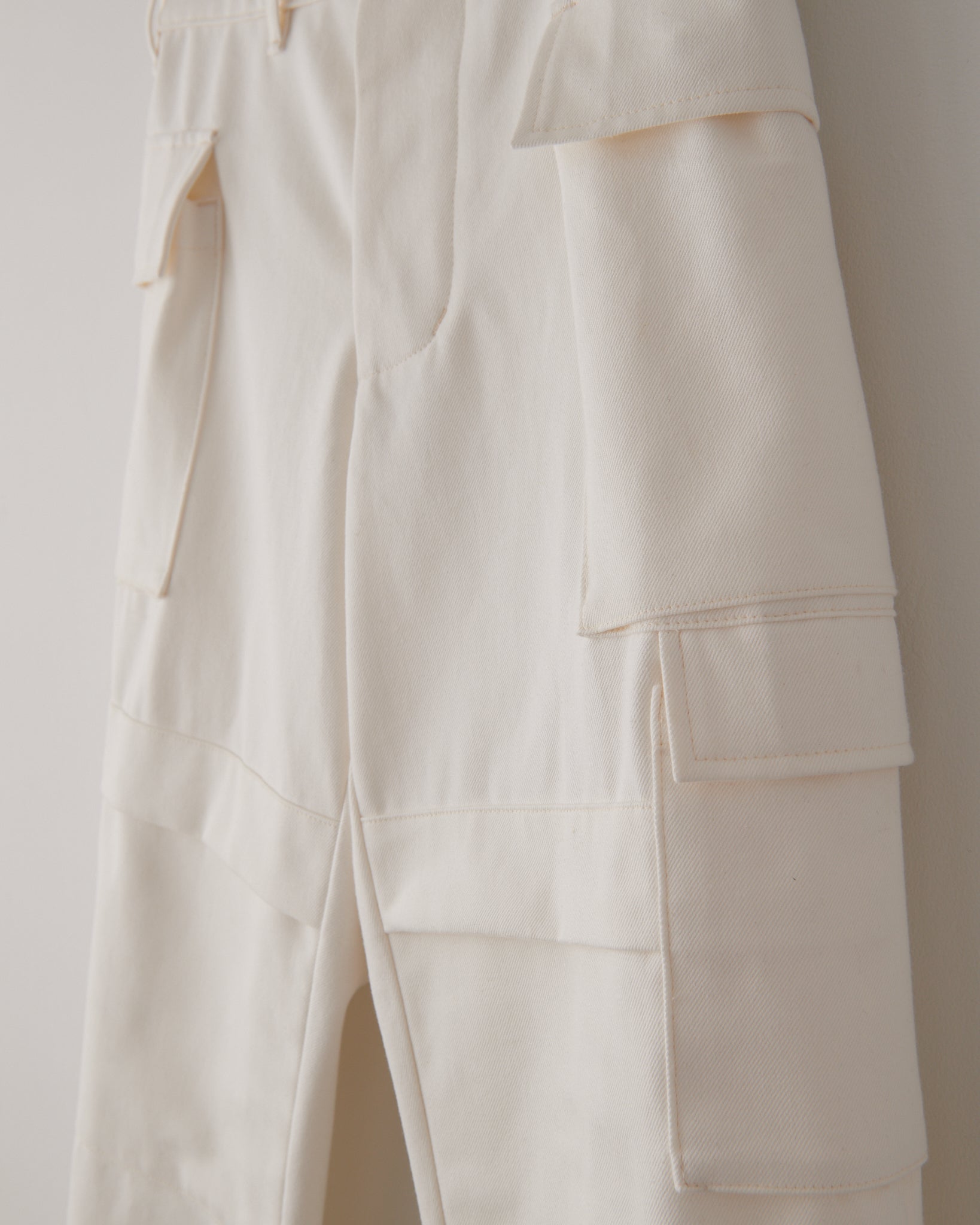 ◆THE MUSEUM VISITOR◆ HEART CARGO COTTON PANTS IVORY 13272 Cargo Pant - Silver