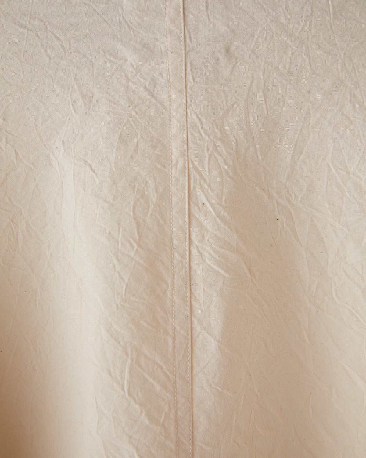 Colbo Cone Top in crinkled Japanese cotton, crinkled cotton texture close-up