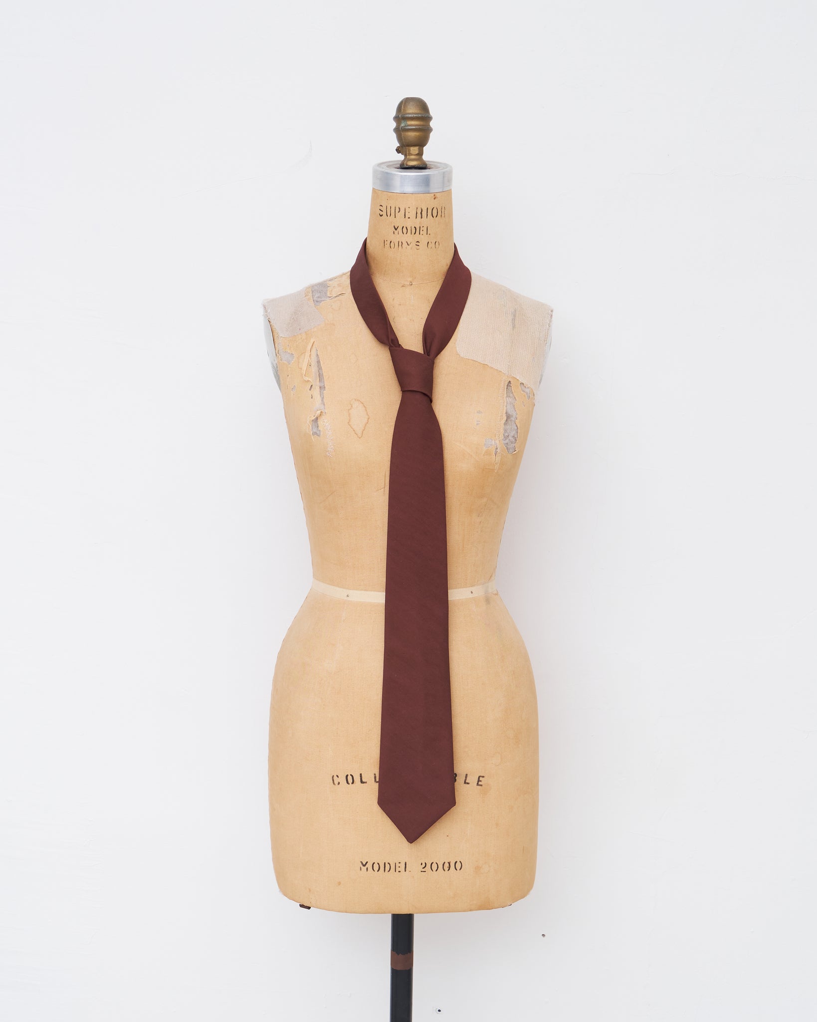 Tie, Red Wine