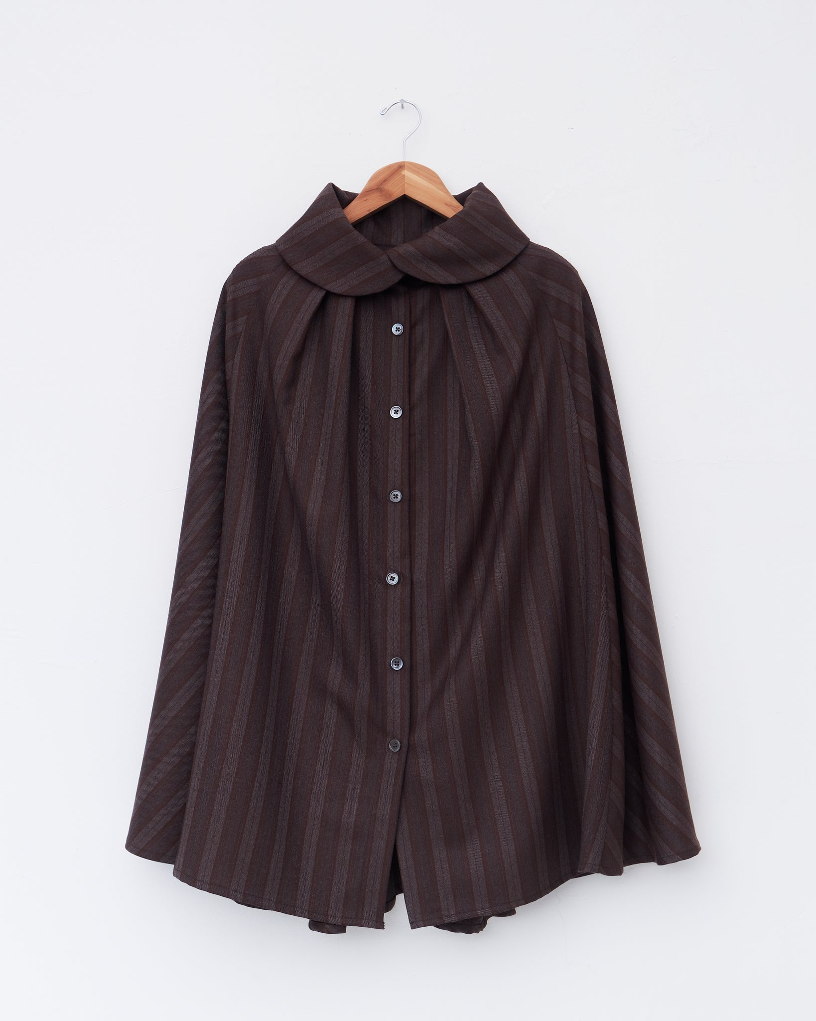 Cape, Navy / Brown Stripe