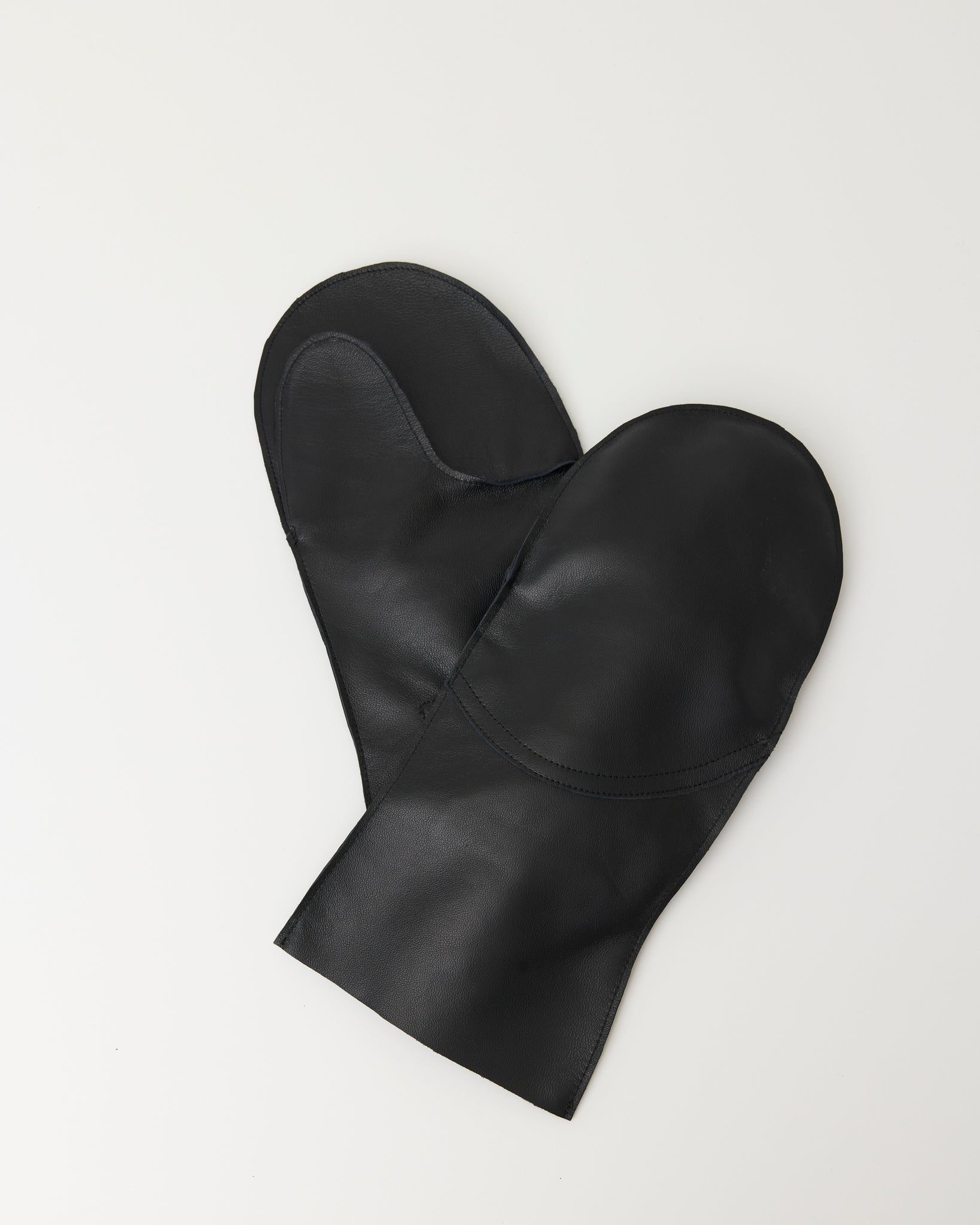 Mittens, Black