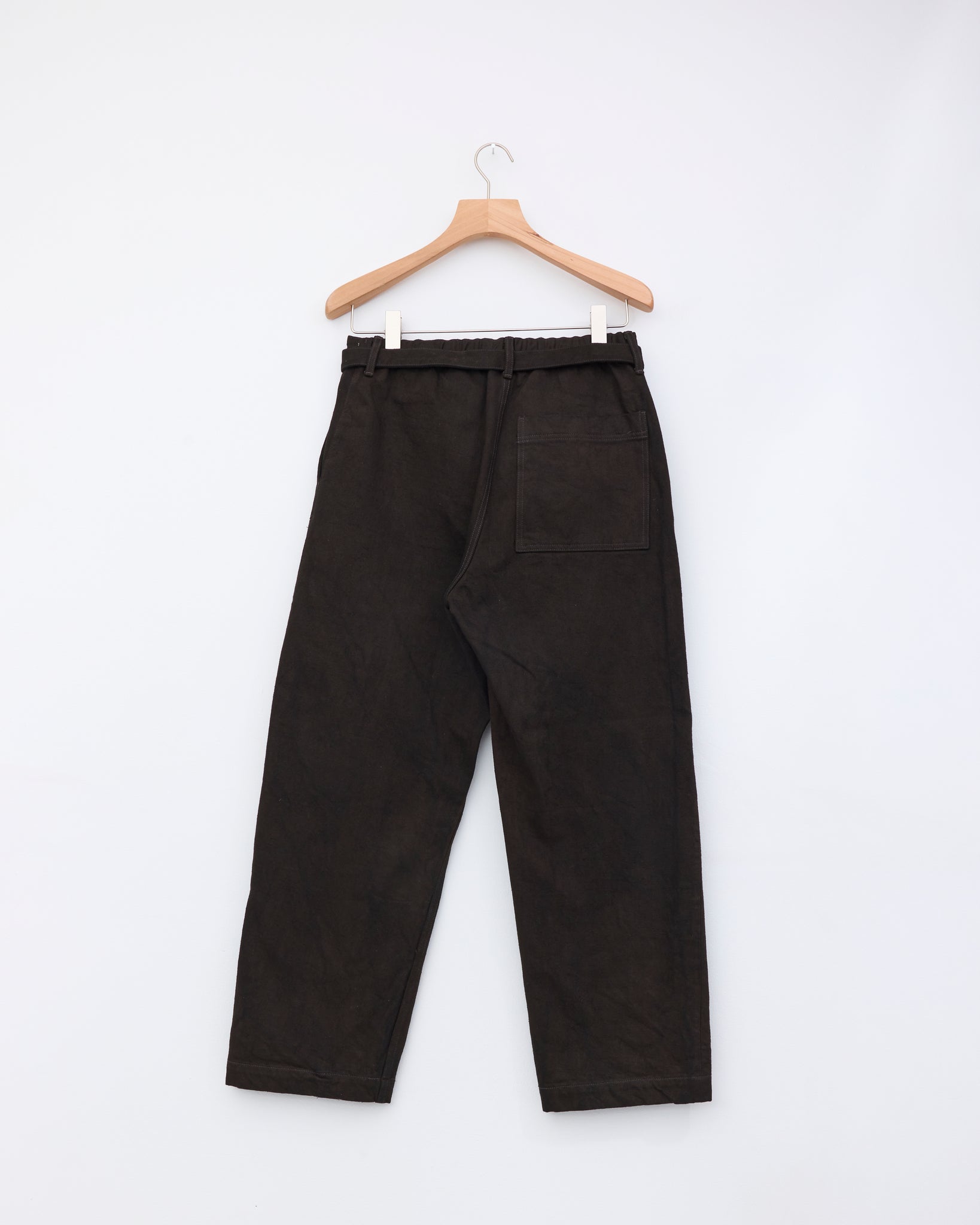 Belted Trousers, Kakishibu