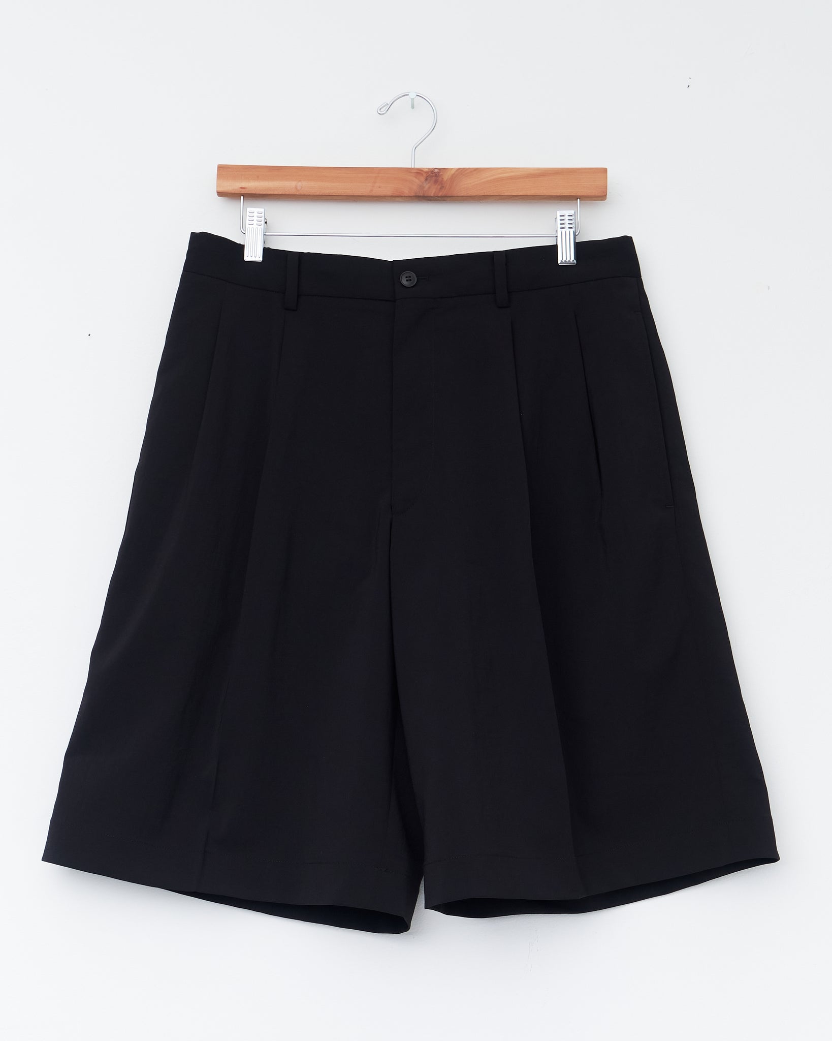 Double Pleated Shorts, Black