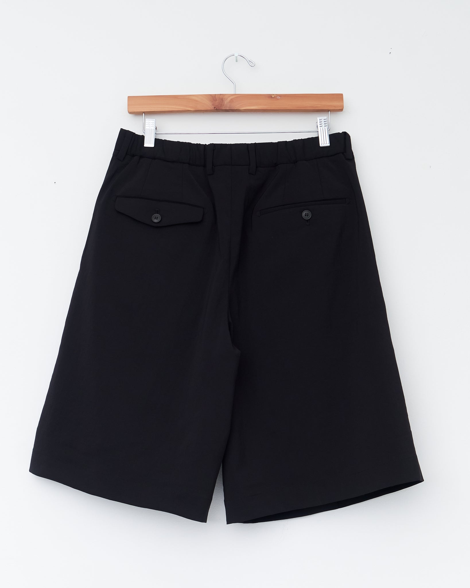 Double Pleated Shorts, Black