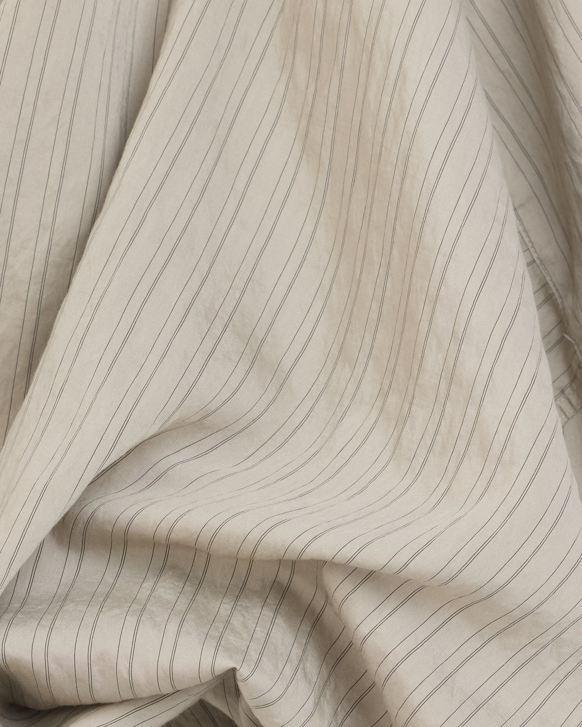 Colbo Bat Shirt in herbal stripe crinkled modal, striped fabric close-up