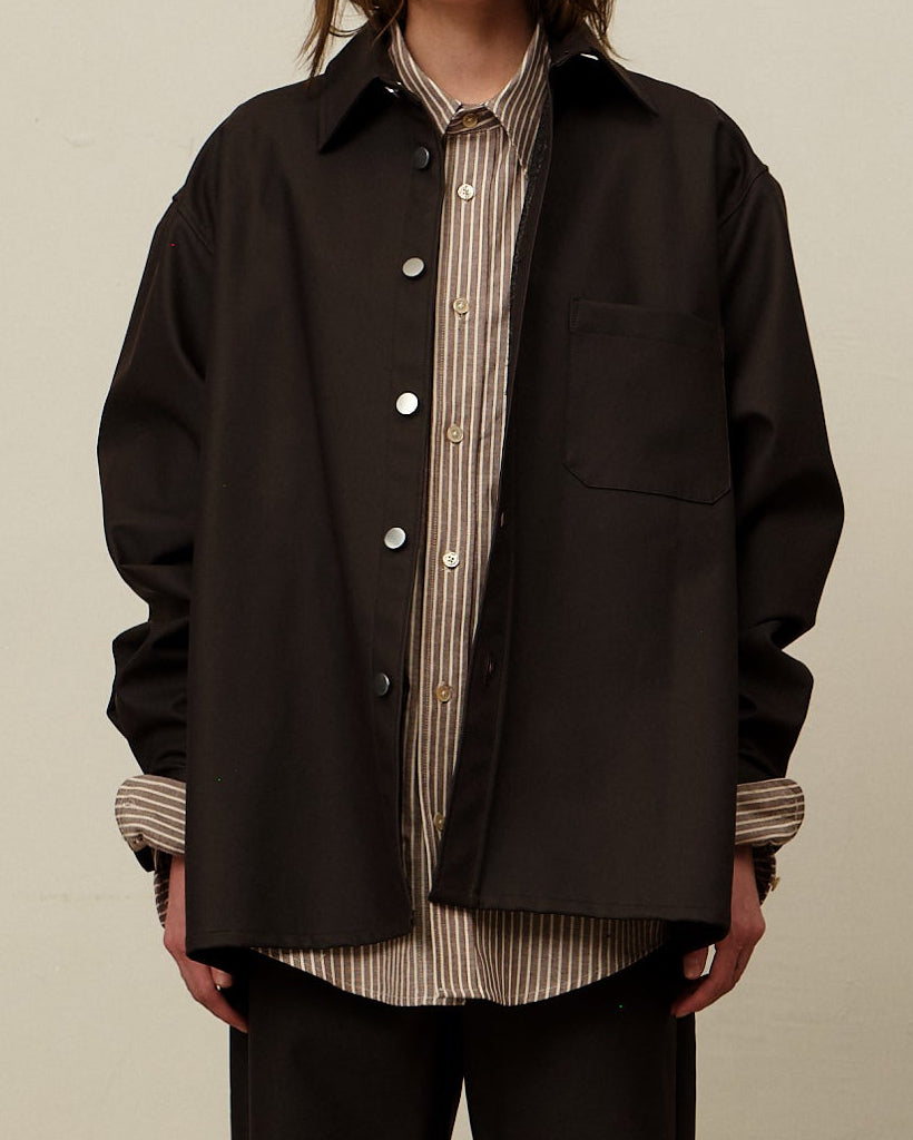 Colbo Overshirt in coated deep purple, on model, full length