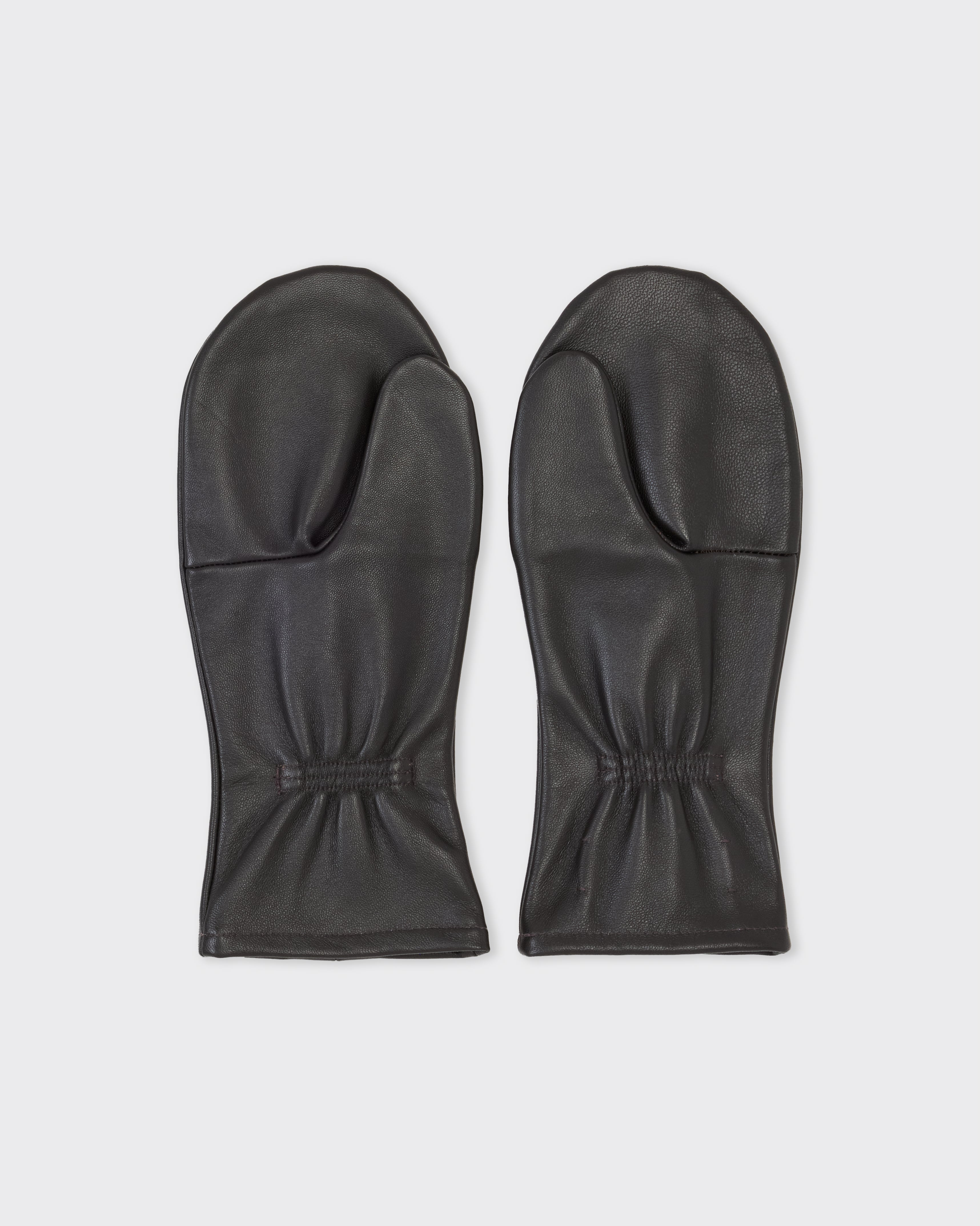 Box Pleat Mitten in Dark Brown | Sage Nation at Colbo