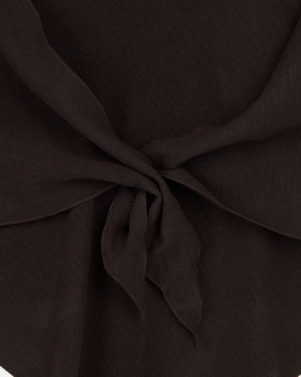 Colbo Triangle Scarf in dark plum, detail