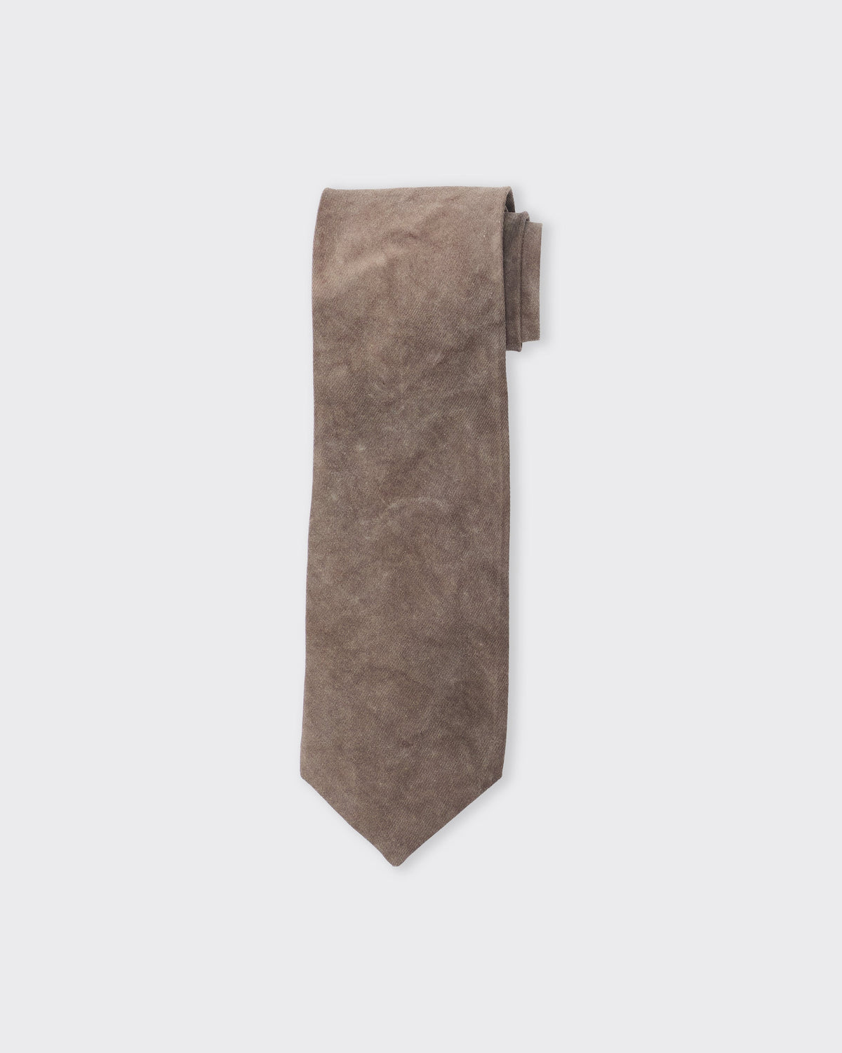 Colbo Tie in cold-dyed greige Italian viscose, flat lay