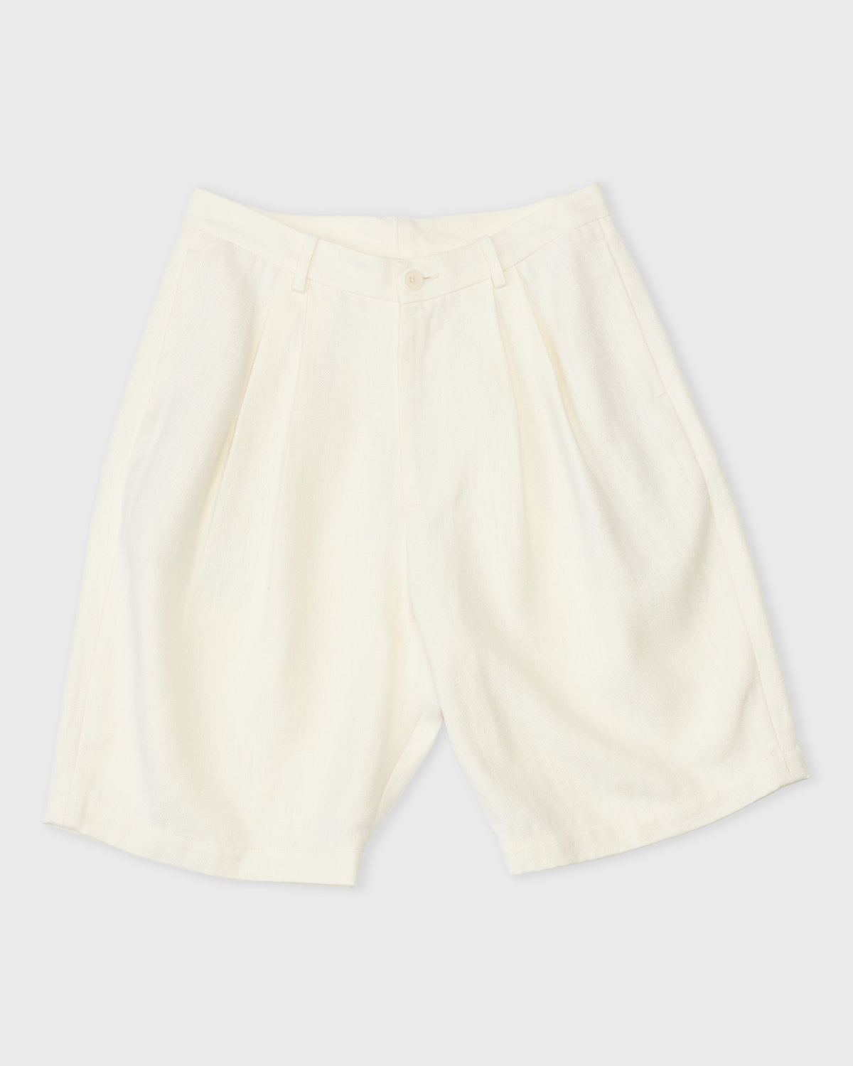 Colbo Dress Shorts in ivory linen, front, flat lay