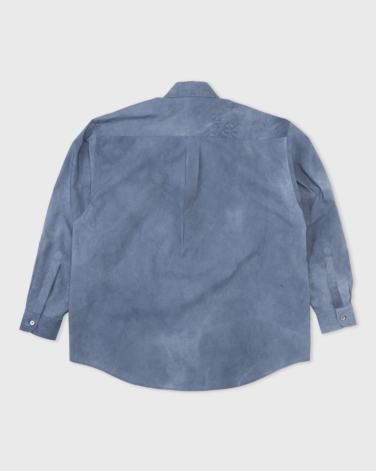 Colbo Office Shirt in washed blue cotton, back, flat lay